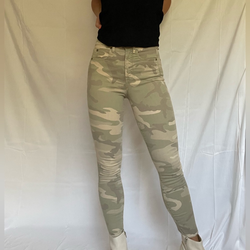 Gap | Camouflage True Skinny Jeans | NWOT | Size 25/0